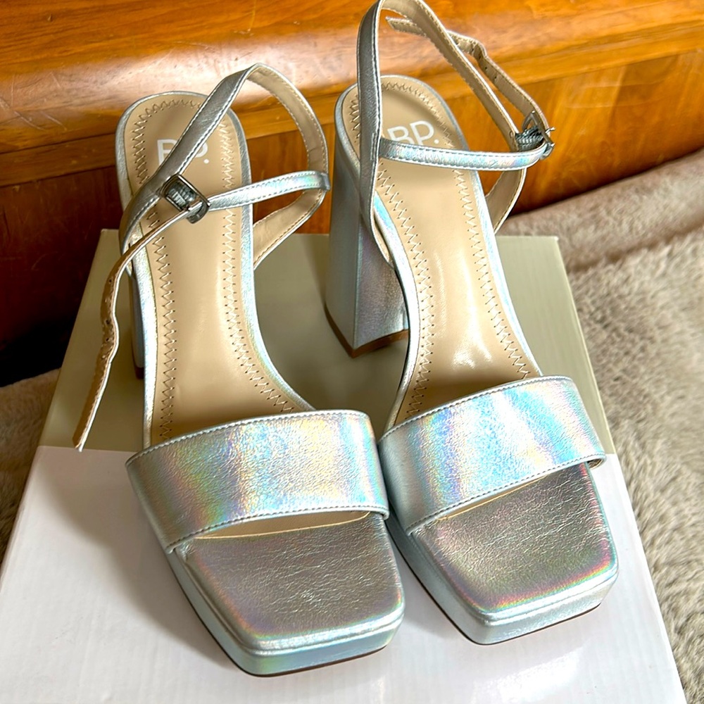 Platform heels size 6.5 iridescent